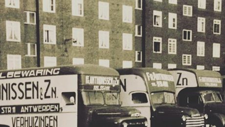 De eerste vrachtwagens aan het einde van de jaren 50! Zo ontzettend jammer dat ze de tand der tijd niet hebben doorstaan. #geschiedenis #generaties #verhuizingen #oldtimertruck #anthonissen
