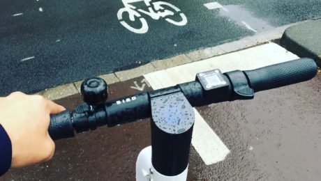 Plaatsbezoeken in Antwerpen doen we vanaf nu met @bird! Ideaal dag gekozen om dit te lanceren! ??#anthonissen #verhuizingen #verhuisfirma #deelstep #antwerpen #co2 #groendenken