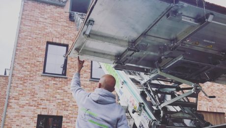 Harde werkers! #anthonissen #verhuis #verhuizingen #ladderlift