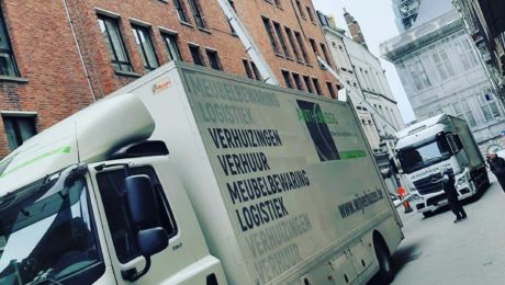 De straat is van ons! #bureelverhuis #kantoorverhuis #verhuizingen #antwerpen #project