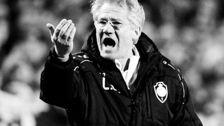 3 jaar lang hebben we erop geroepen als bezetenen, nooit akkoord met zijn beslissingen, te weinig wissels, te defensief… maar eigenlijk 3 jaar lang wel een topcoach bezig gezien. Een man met passie voor het spelletje, de spelers en de club! Denk dat we hem nog gaan missen! Merci Lazlo! #royalantwerp #lazloboloni #antwerp #voetbal #anthonissen #alwaysared ??⚪️