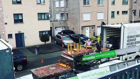 Verhuis lagere school Borsbeek, dag 1! 160 CBM over op 1 dag – niet verkeerd denk ik! Straffe mannen werken er bij ons ?? #verhuis #school #verhuizers #verhuizing #borsbeek #anthonissen